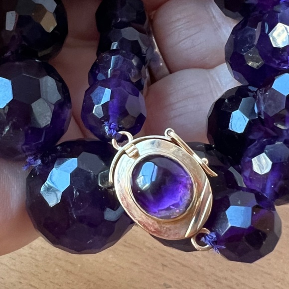 VINTAGE HUGE ROUND FACETED AMETHYST BEADS LONG NECKLACE  14K LOCK CABOCHON STONE - Picture 11 of 16
